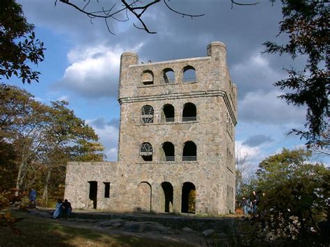 sleeping giant castle hill